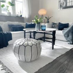 Räsymatto - Silje (valkoinen) -Pyöreät matot myymälä malinhomelifesprofilbild siljevitochpuffvitsvart